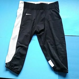 LIKE NEW NIKE FOOTBALL PANT